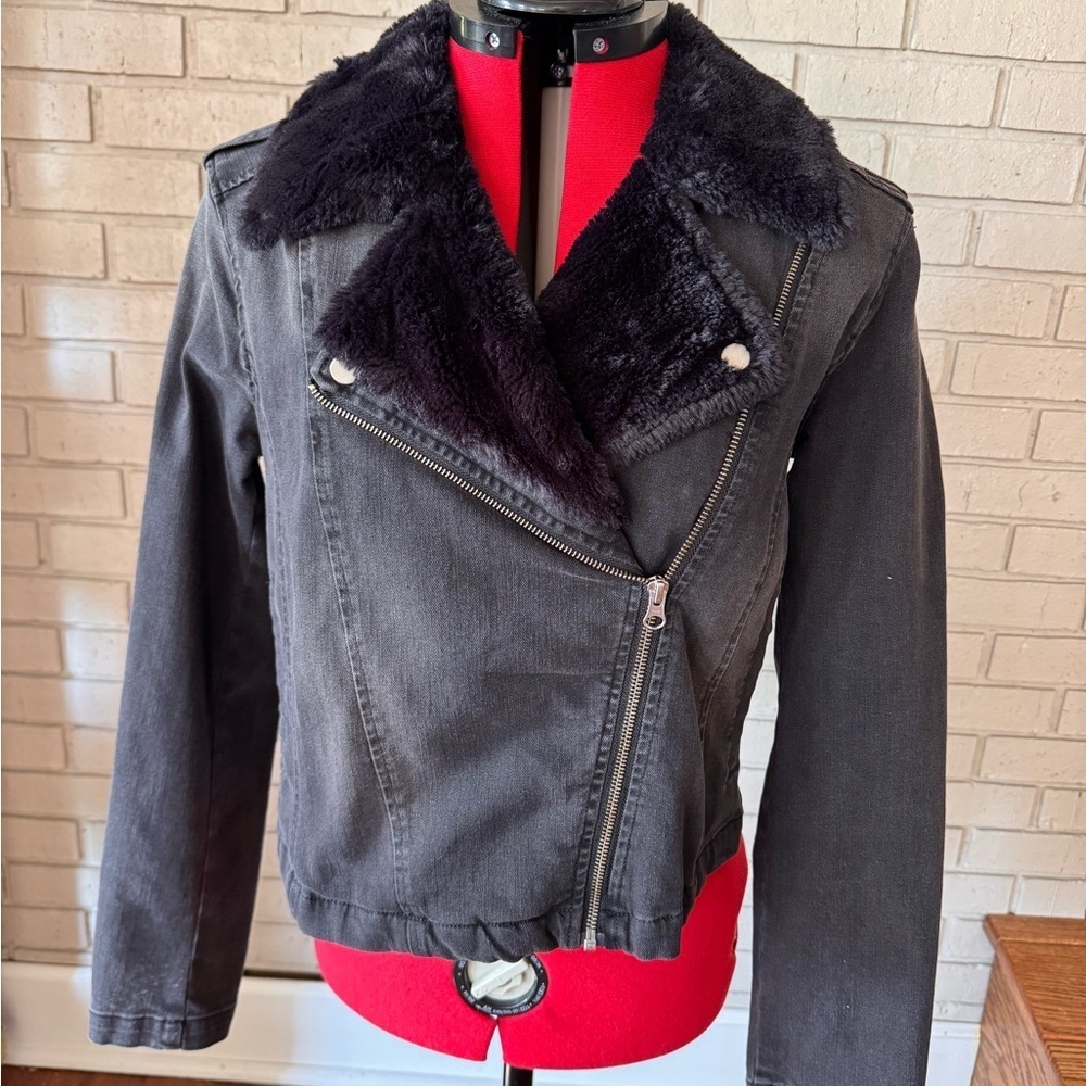 Jessica Simpson Women’s Black Faux Fur Collar Moto Jacket – Size Medium